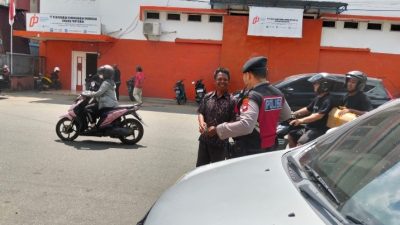 *Humanis, Patroli Enggang Polsek Pontianak Kota Sambangi dan Dialogis dengan Masyarakat*