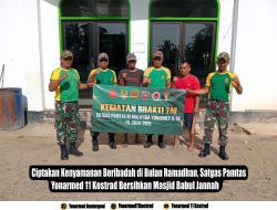 Ciptakan Kenyamanan Beribadah di Bulan Ramadhan, Satgas Pamtas Yonarmed 11 Kostrad Bersihkan Masjid Babul Jannah