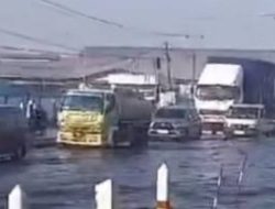Rozikin subastian BD Ketua WBI Jateng Soroti Rob dan Kemacetan di Sayung, Harap Proyek Tol dan Tanggul Laut Selesai Tepat Waktu